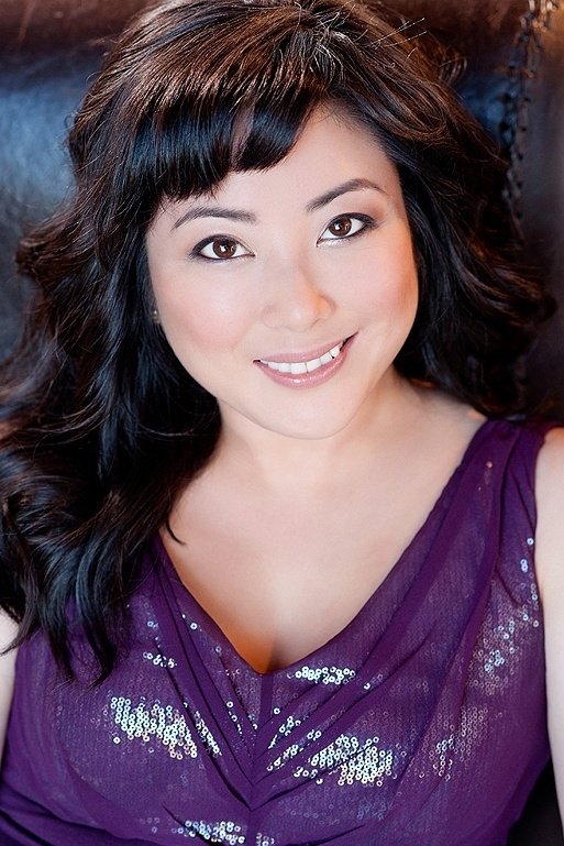 Miki Yamashita backdrop