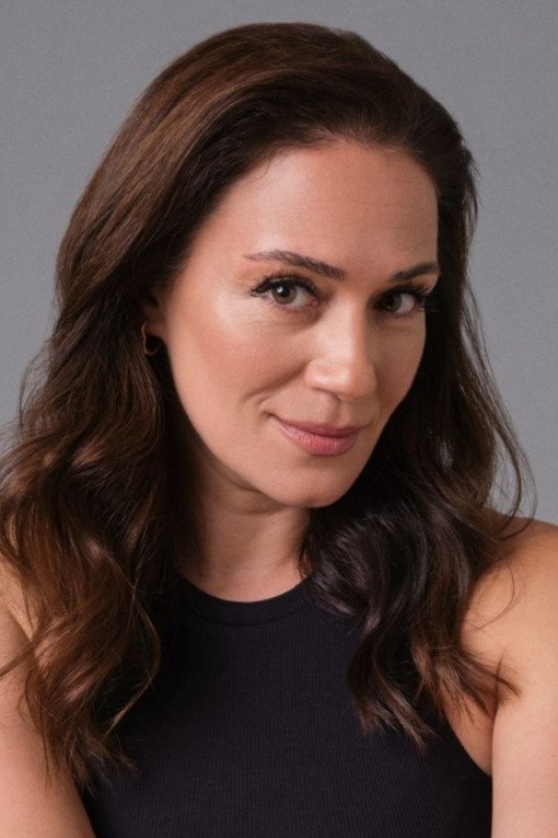 Özge Borak backdrop