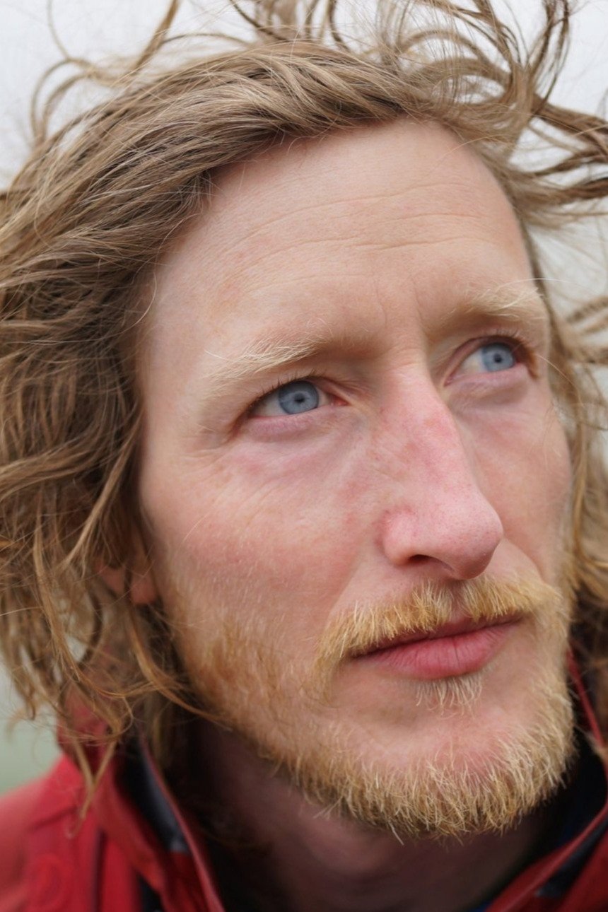 Thomas Østbye backdrop