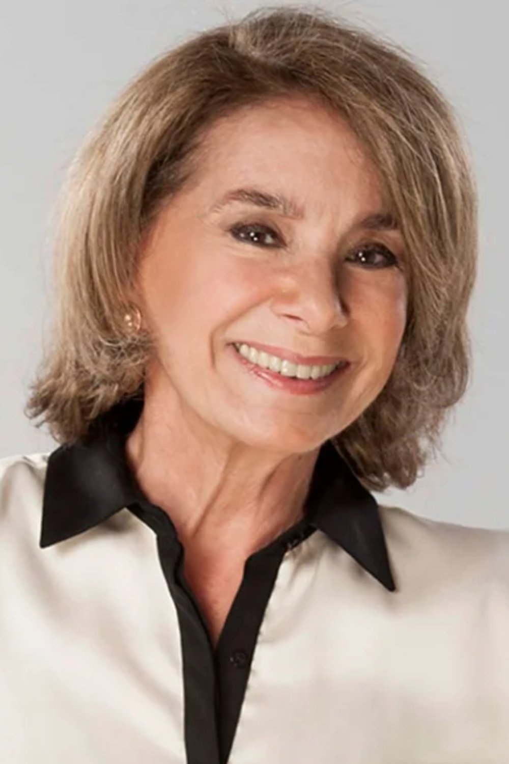 Selva Alemán backdrop