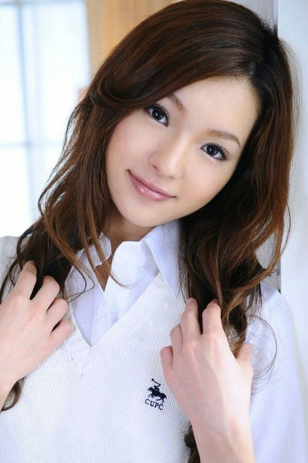 Minami Aikawa backdrop
