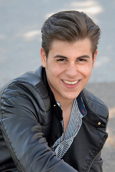 Ugur Ekeroglu backdrop