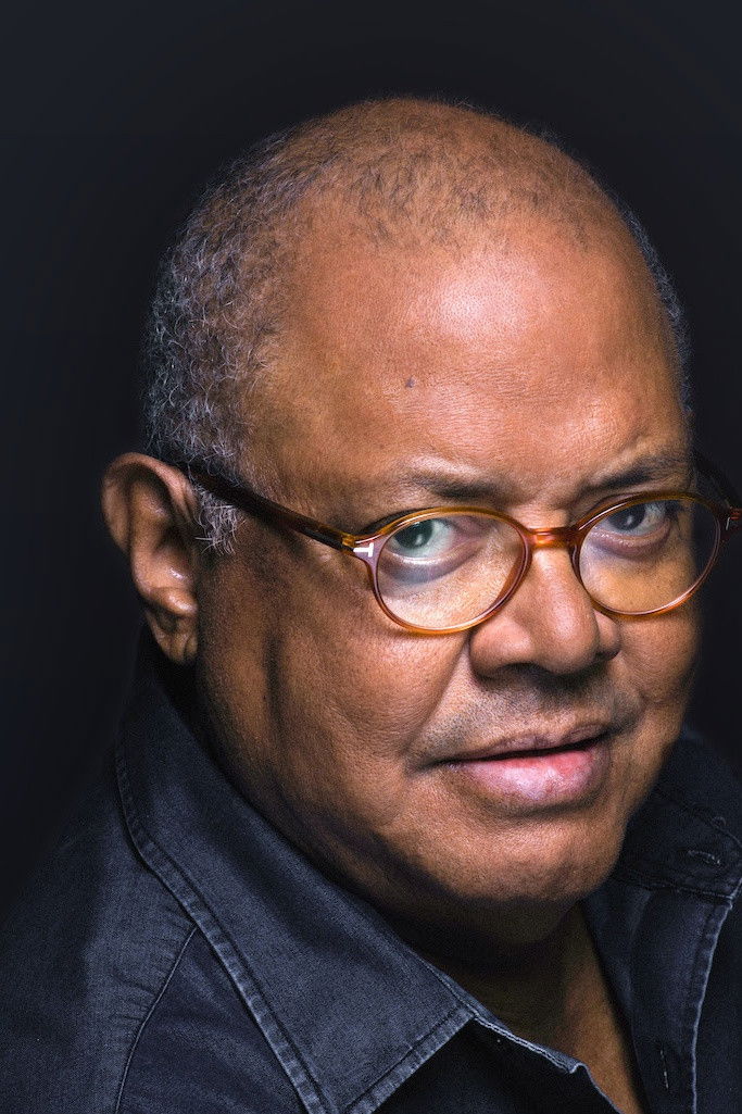 Pablo Milanés backdrop