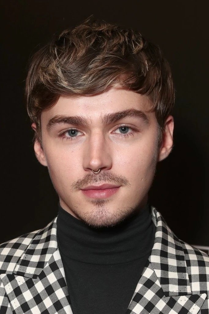 Miles Heizer backdrop