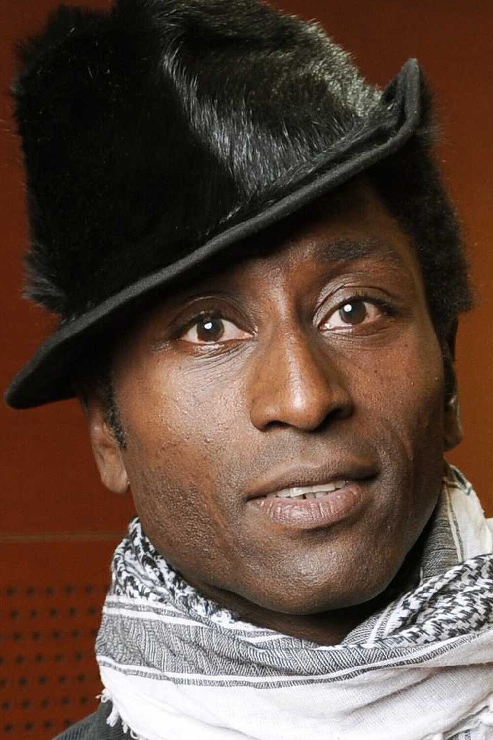 Keziah Jones: Keziah Xhonës backdrop