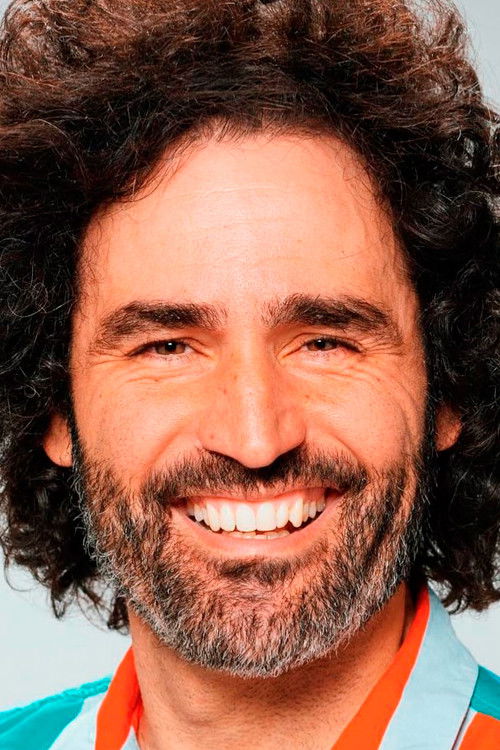 Raúl Gómez backdrop