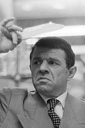 Serge Davri backdrop