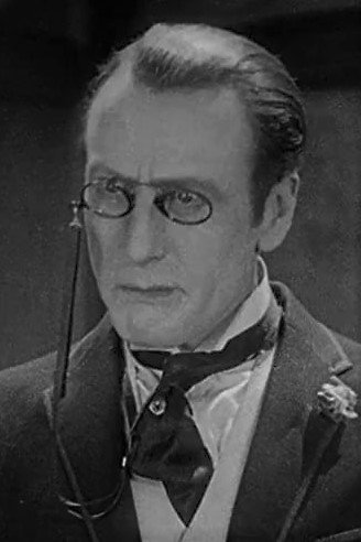 Uestkot Klark backdrop