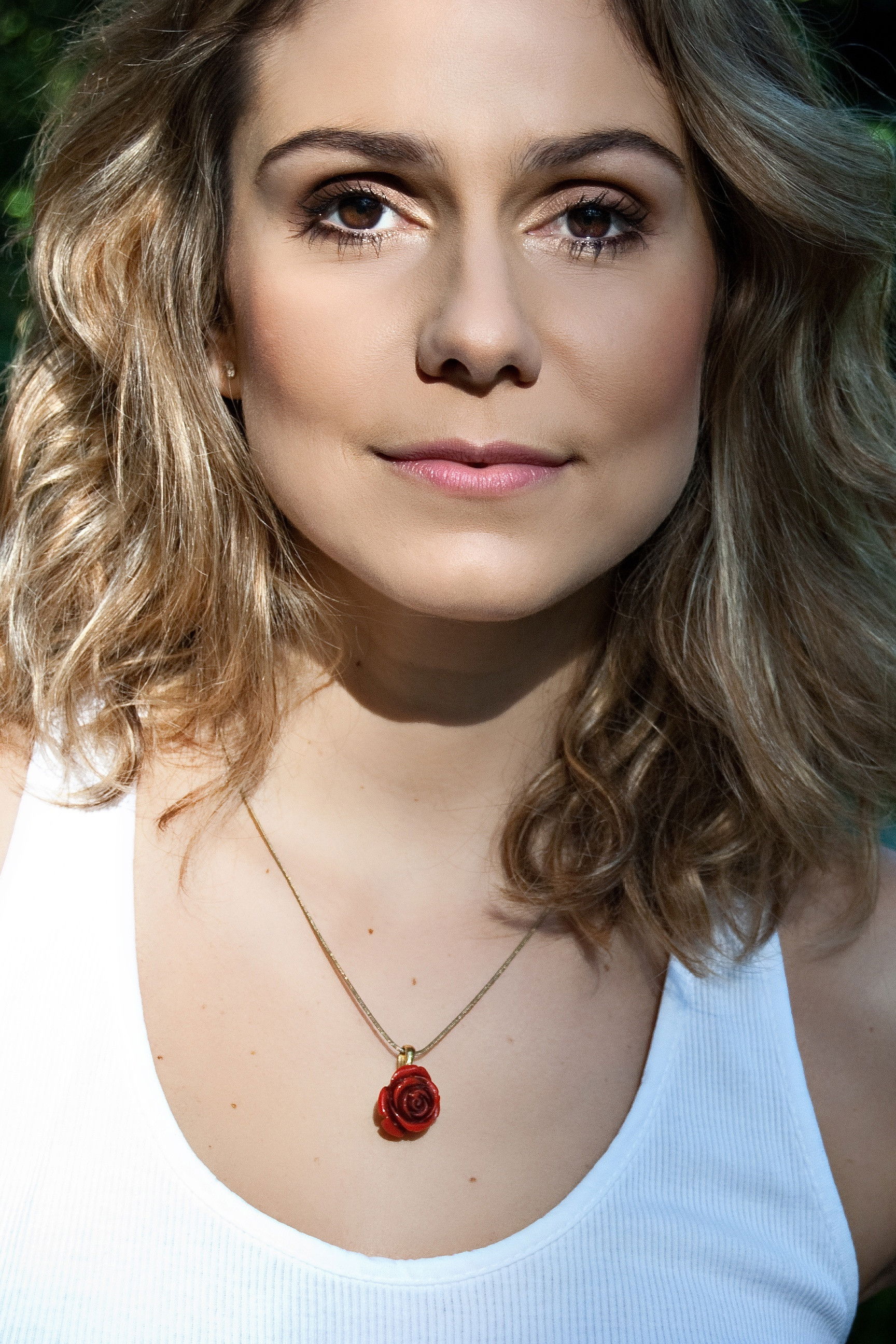 Aline Fanju backdrop