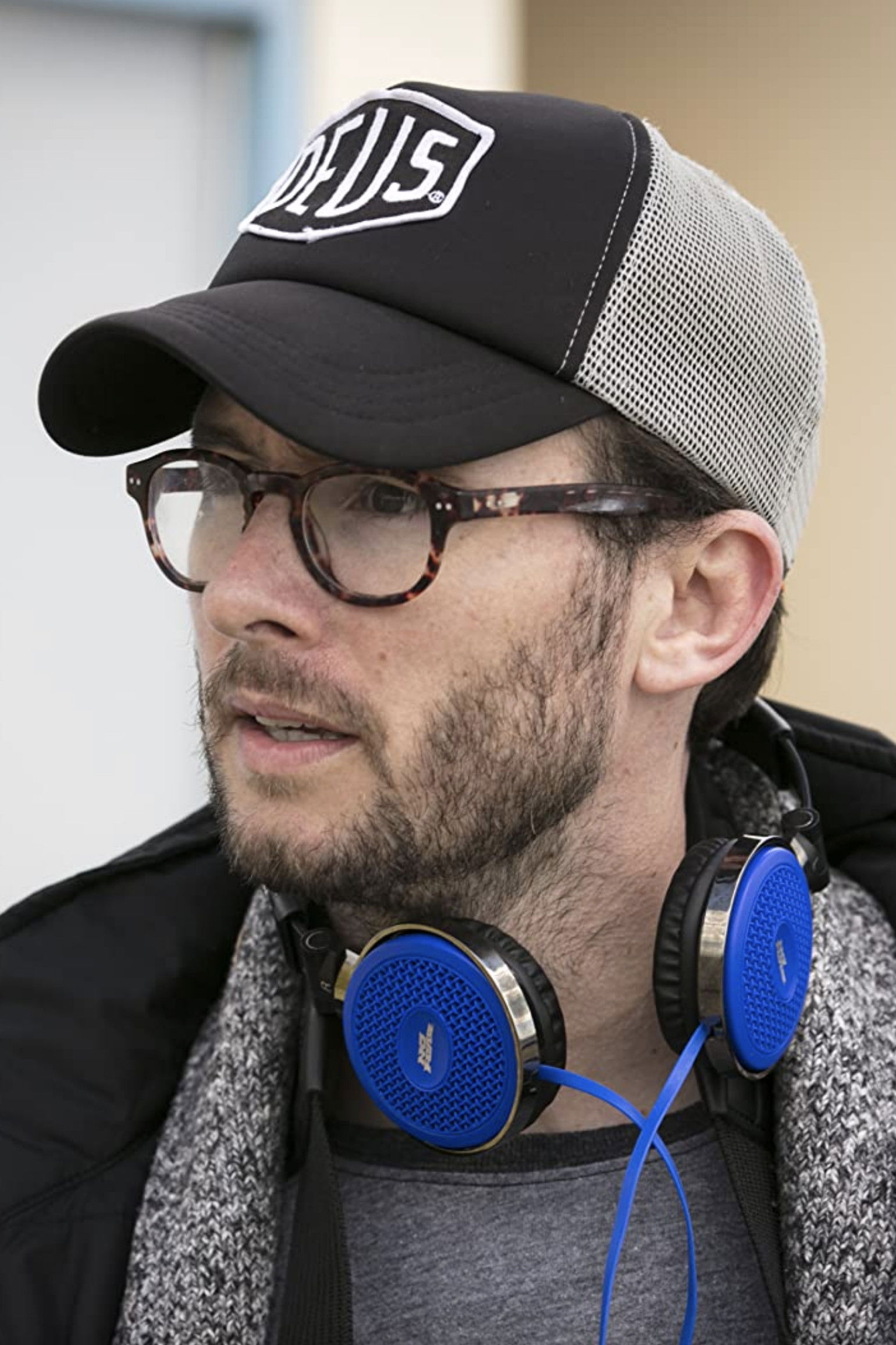 Staten Cousins Roe backdrop