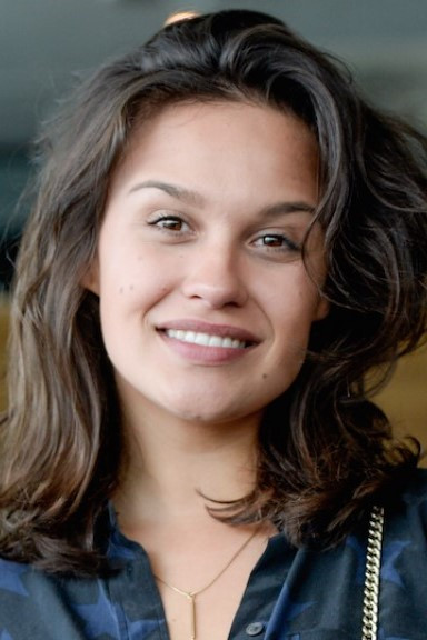 Holly Mae Brood backdrop