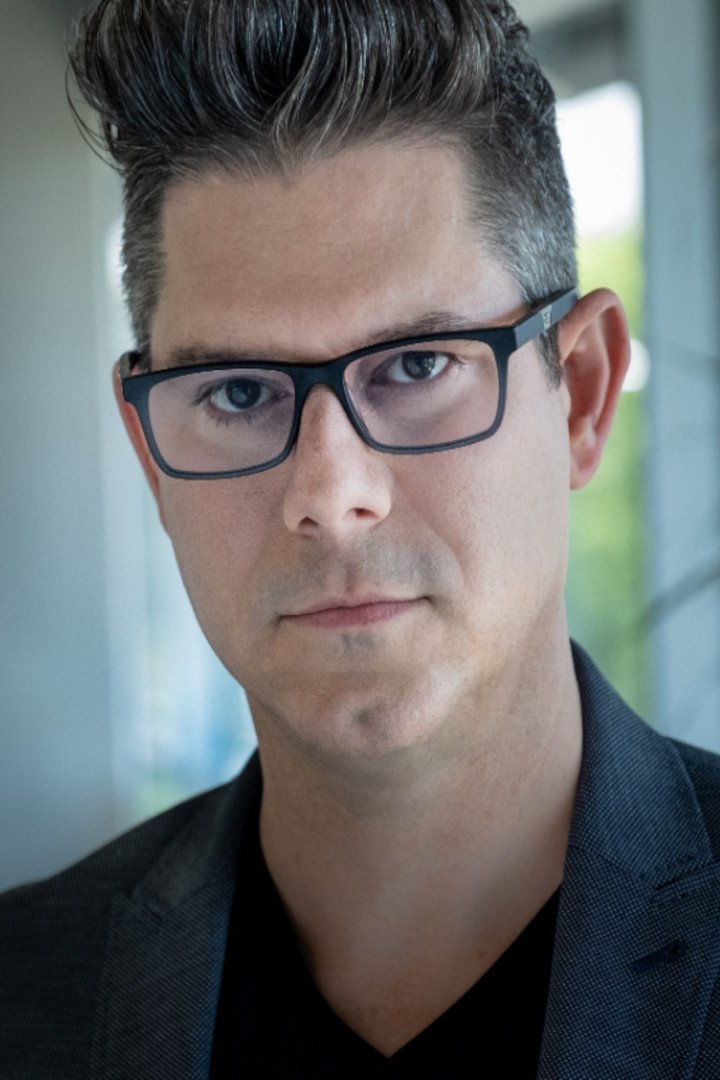 Brett Donowho backdrop