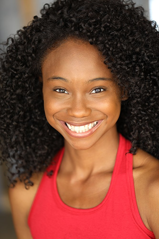 Yindra Zayas backdrop