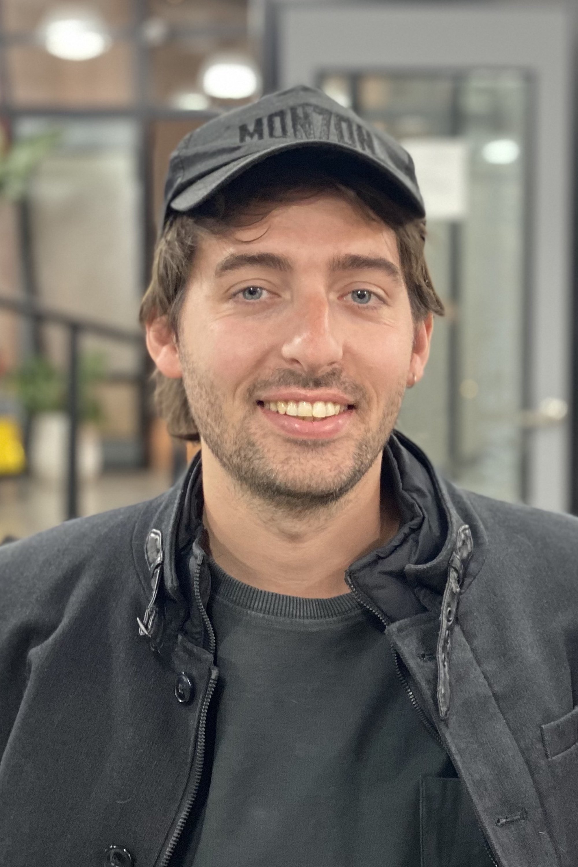 Agustín Bossi backdrop