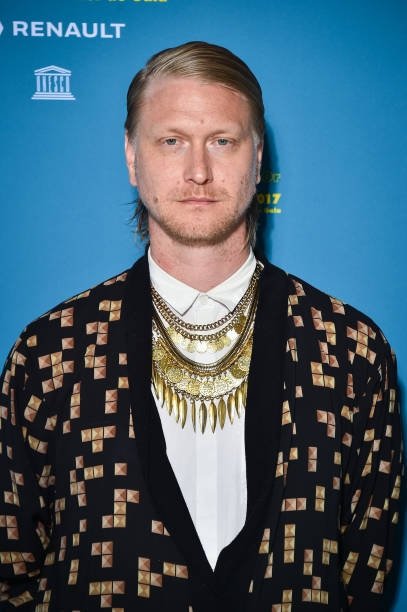 Peter Modestij backdrop