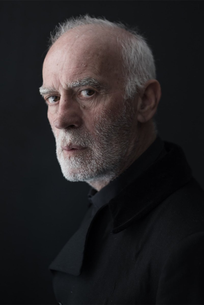 Giorgos Biniaris backdrop