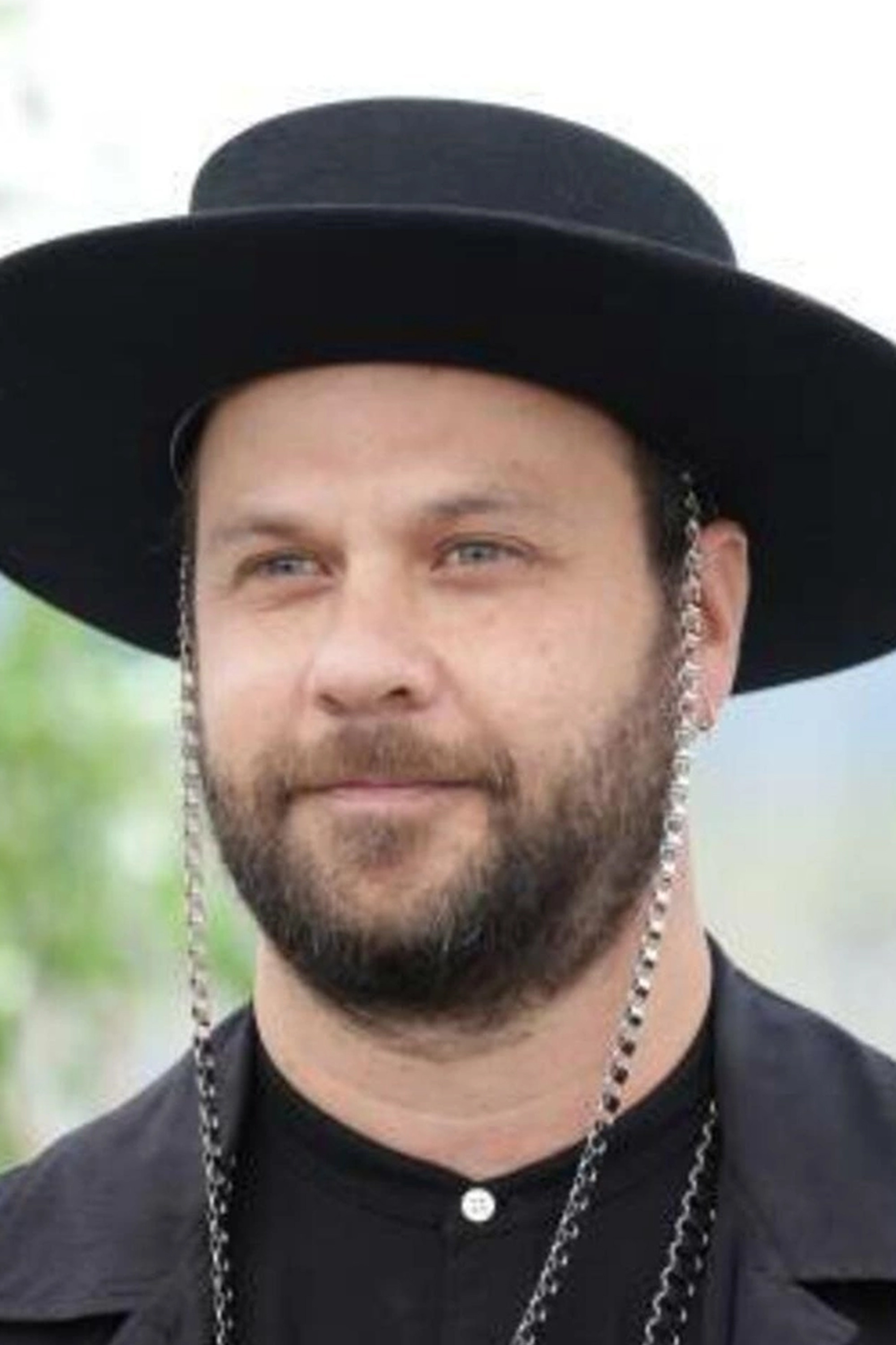 Daniel Elías backdrop