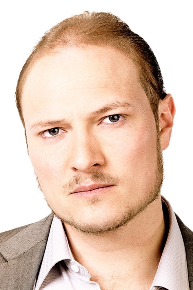 Juan Sebastián Calero backdrop