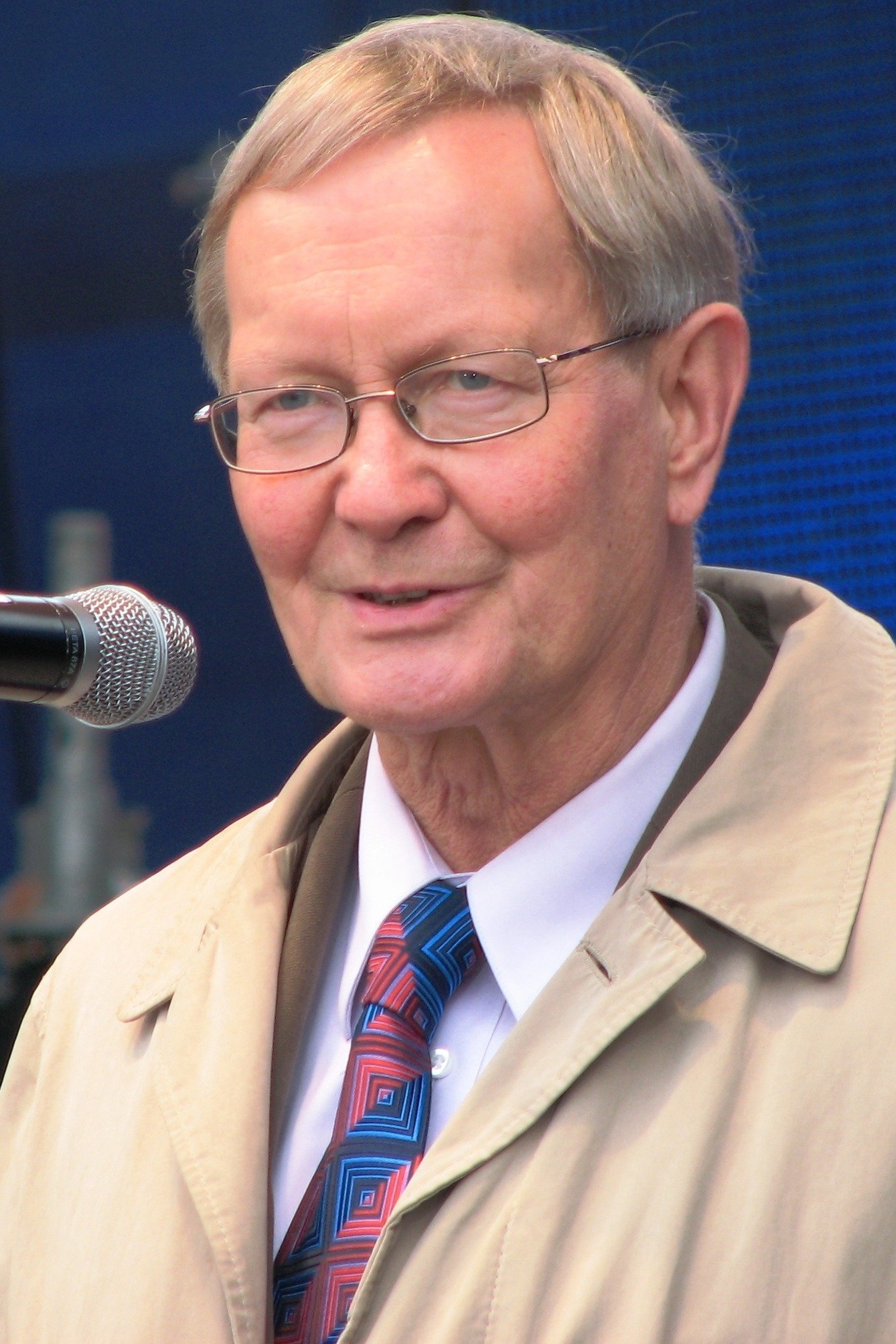 Tunne Kelam backdrop