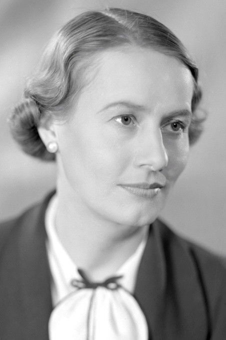 Millan Bolander backdrop