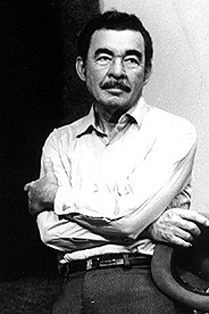 Víctor Arrillaga backdrop