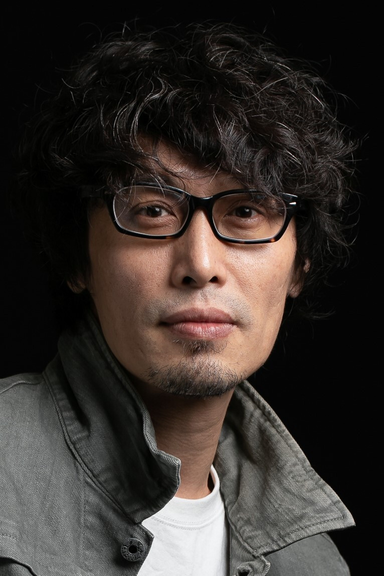 Hua-Chien Hsu backdrop