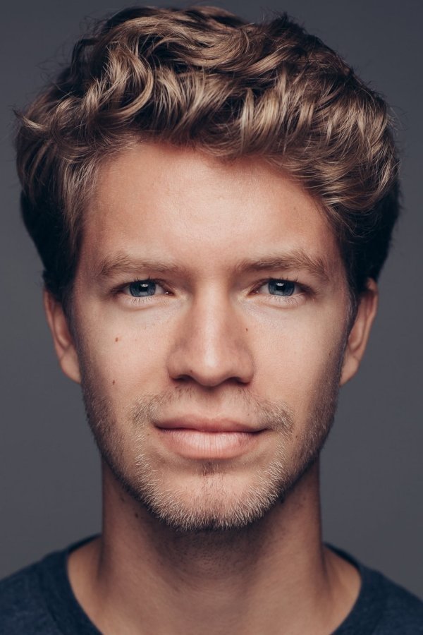 Elijas Munk backdrop