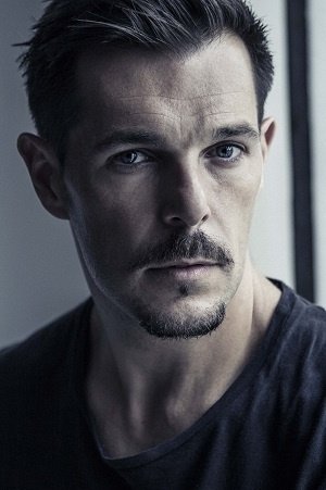 Marco Brinzi backdrop