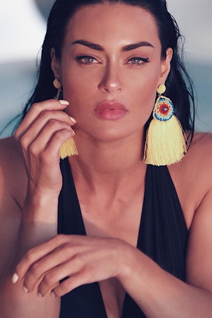 Diana Monteiro backdrop