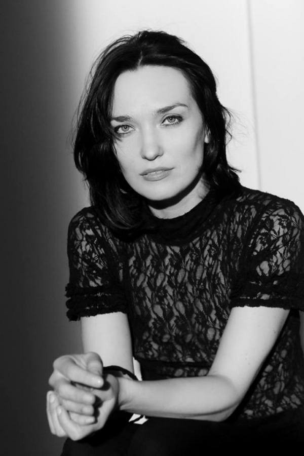 Anxhelikë Kavalari backdrop