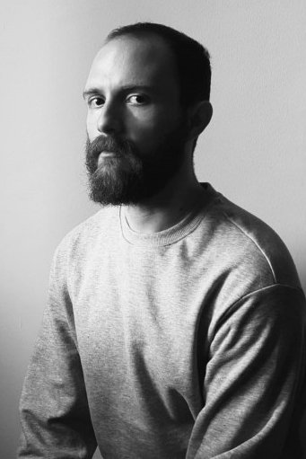 Cem Özüduru backdrop