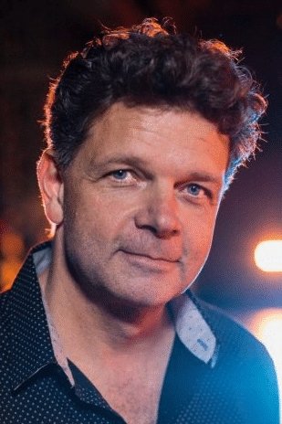 Serge Desrosiers backdrop