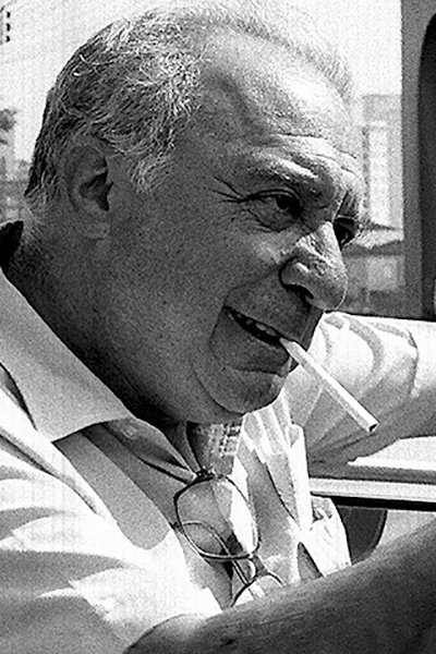 Roberto Santos backdrop