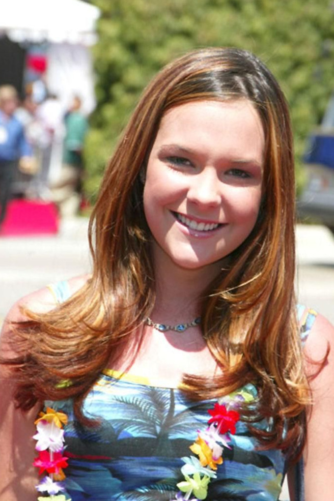 Courtnee Draper backdrop