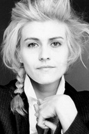 Franci Camus backdrop