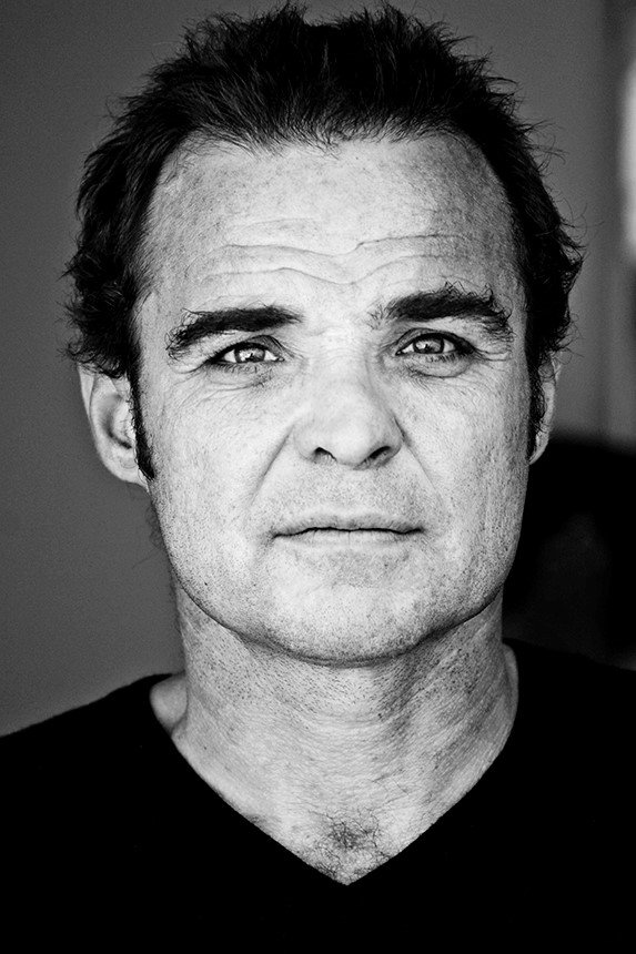 Carlos Cabra backdrop