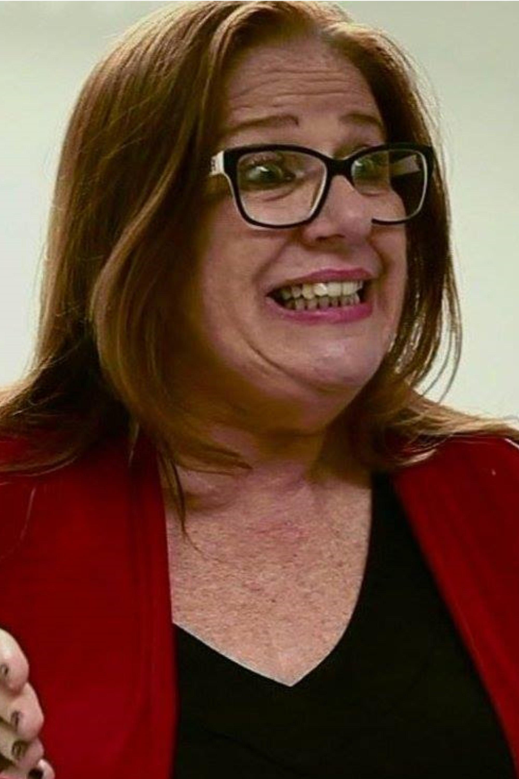 Regiana Antonini backdrop