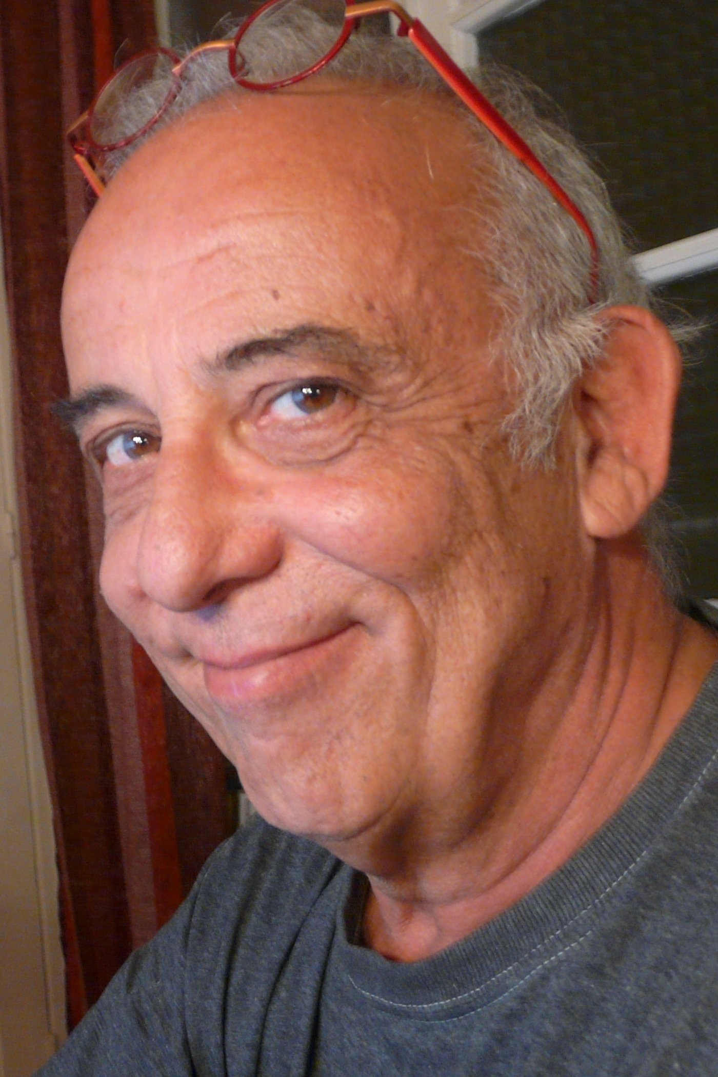 Xhian-Klodi Susfeld backdrop