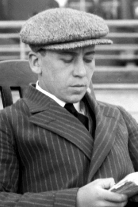 Victor Arfvidson backdrop