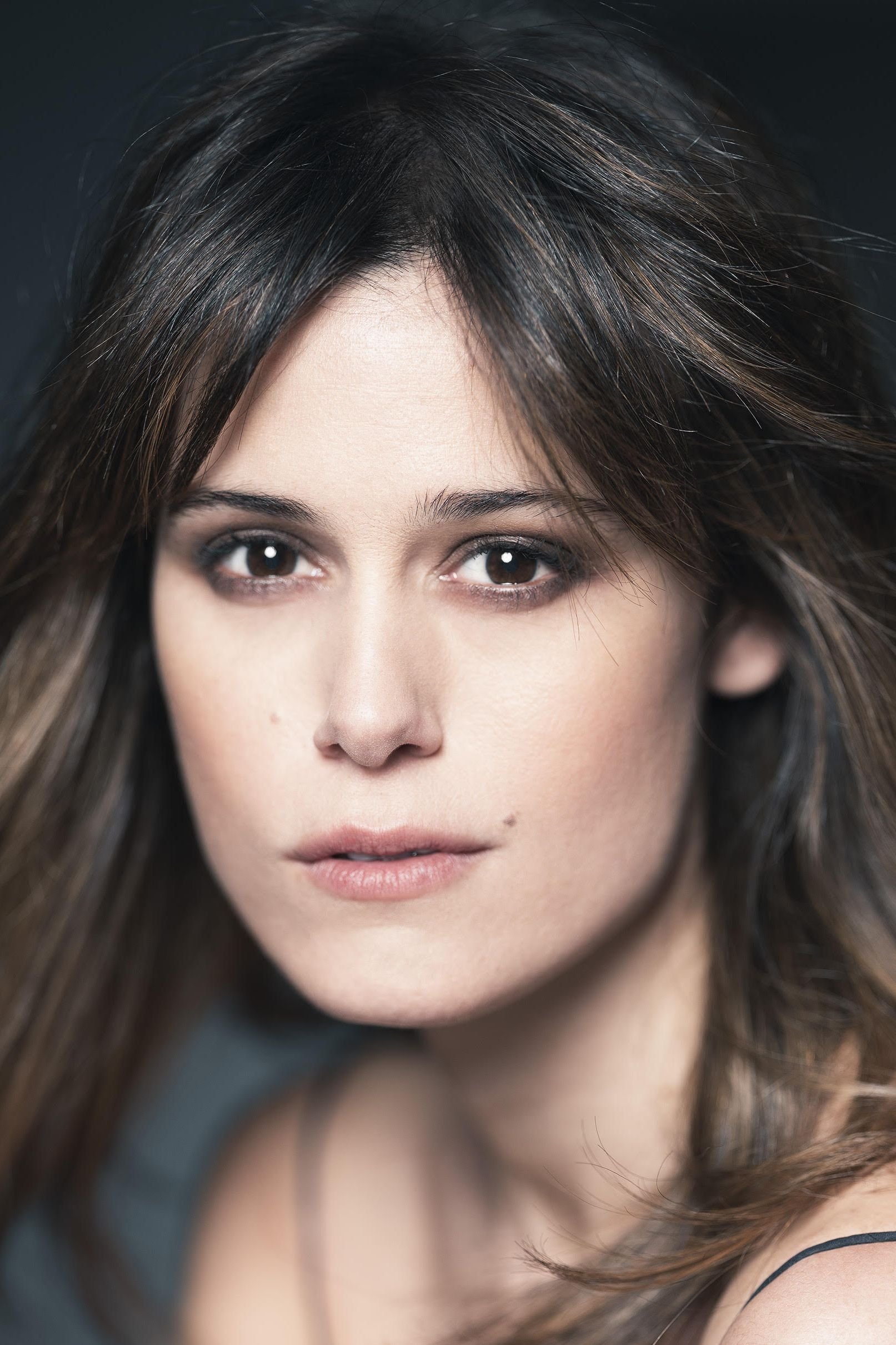 Elisabeth Larena backdrop