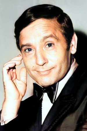 Amador Bendayán backdrop