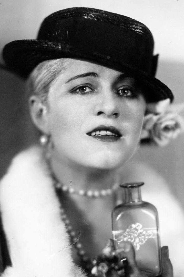 Mathilde Brundage: Matild Brundazh backdrop