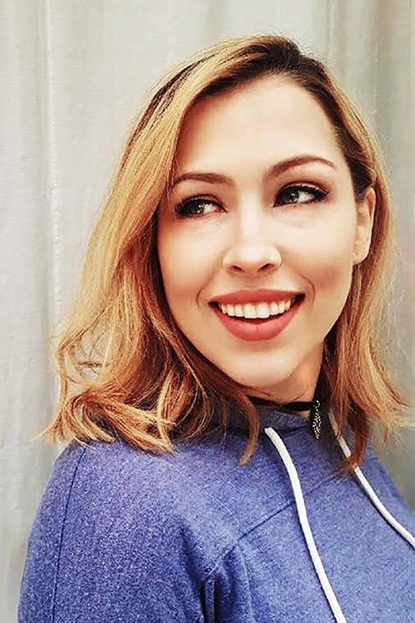 Molly Devon backdrop