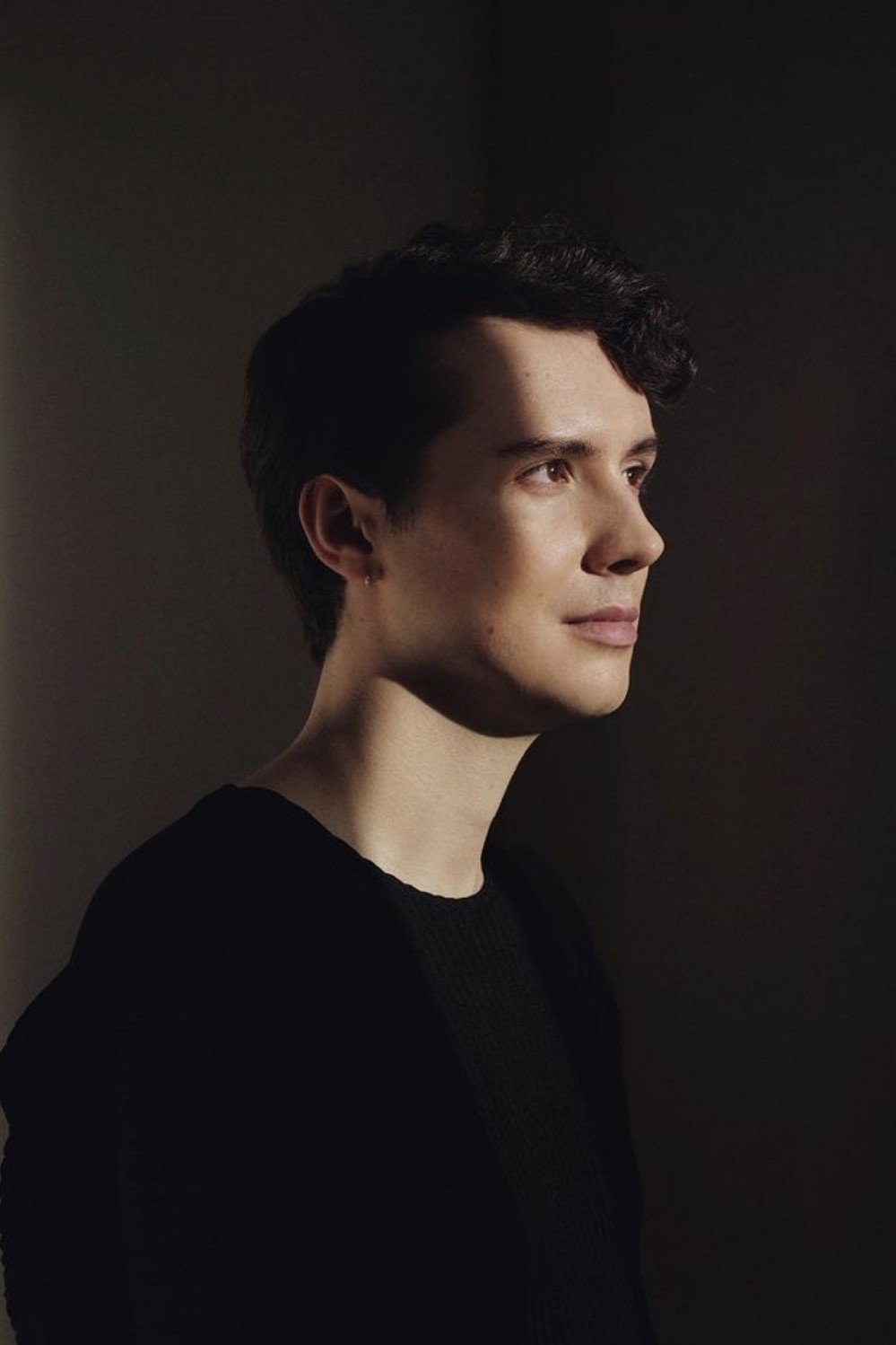 Daniel Howell backdrop