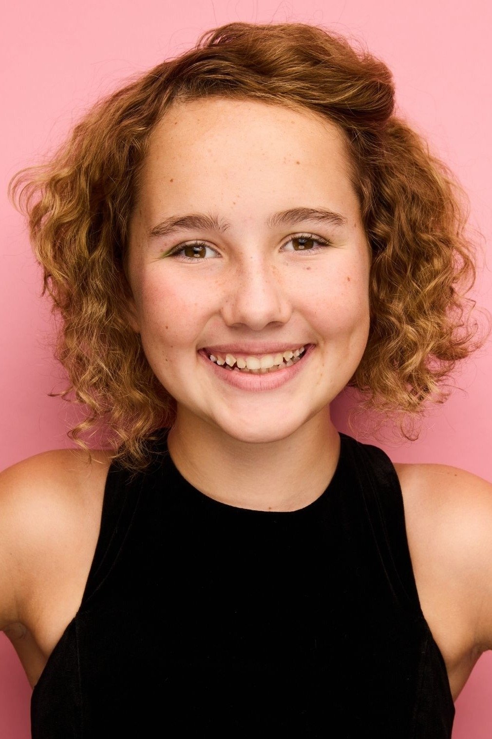 Nhev Scharrel backdrop