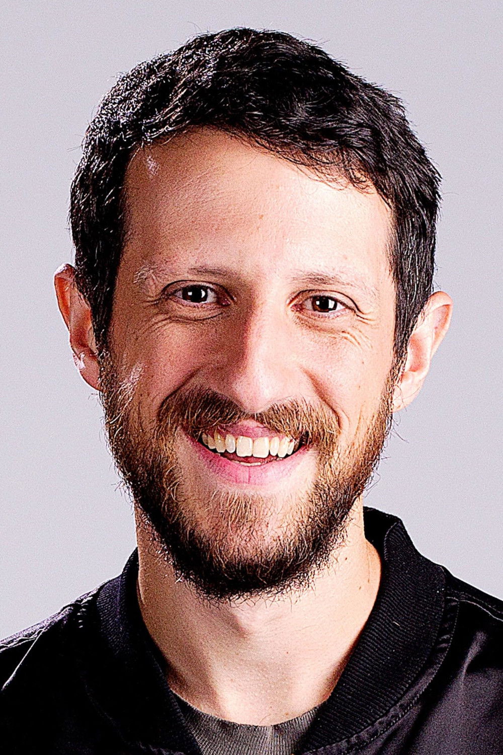 Max Isaacson backdrop