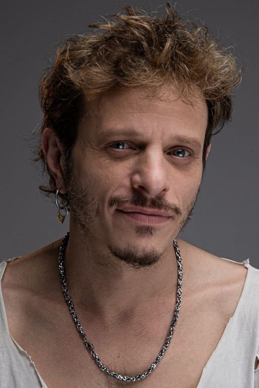 Emiliano Carrazzone backdrop