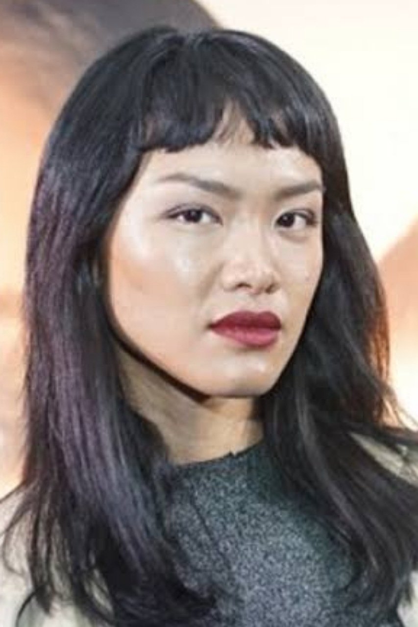 Kelly Tandiono backdrop