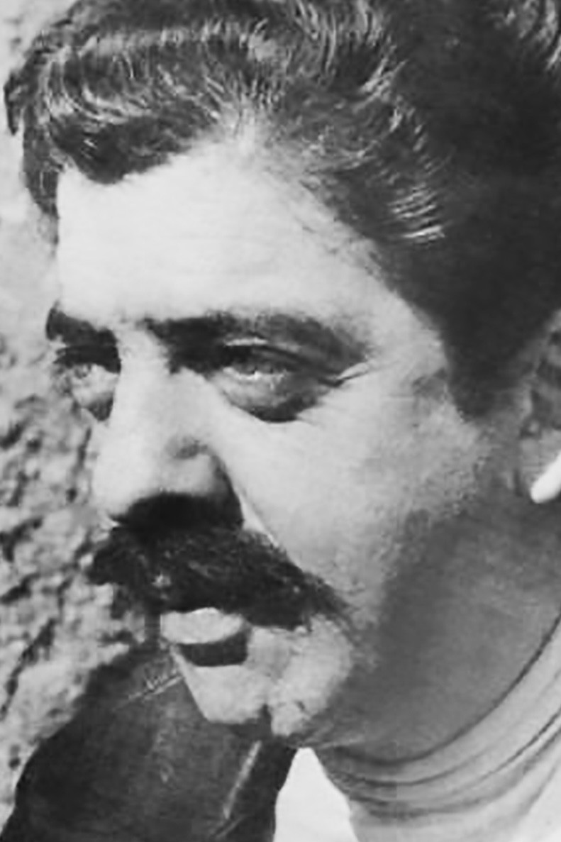 Freddy Galavís backdrop