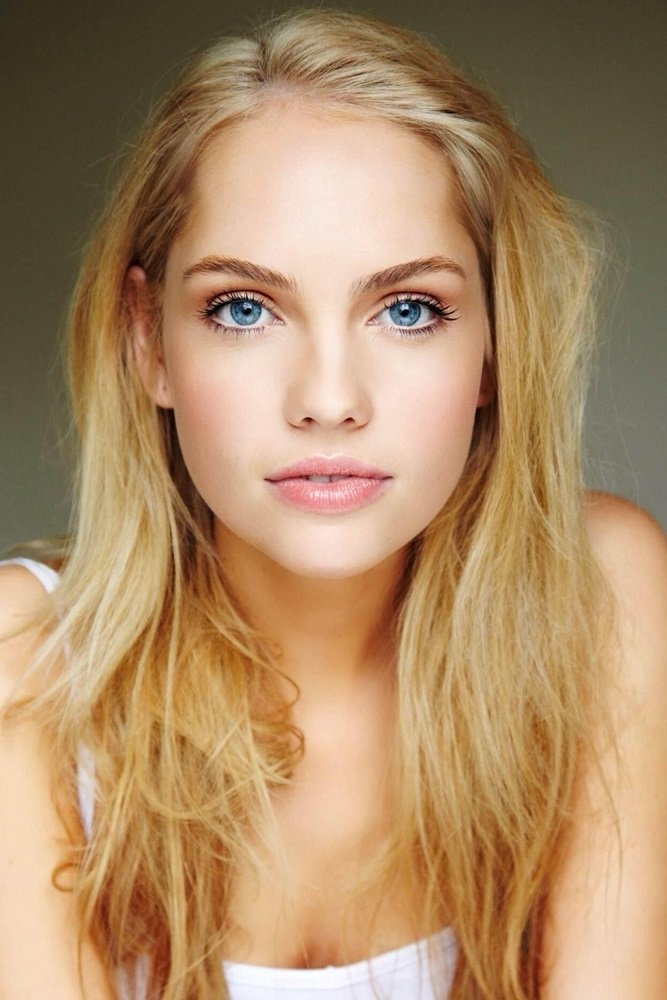 Melina Vidler backdrop